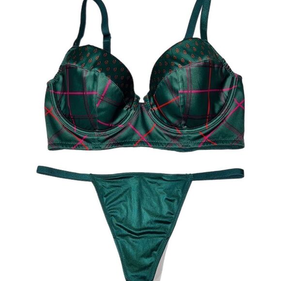 Victoria’s Secret FASHION SHOW Very Sexy Lined Demi Satin Bra & V string set - Picture 9 of 12